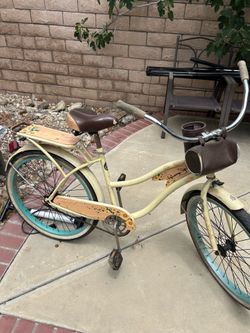Woman’s beach cruiser