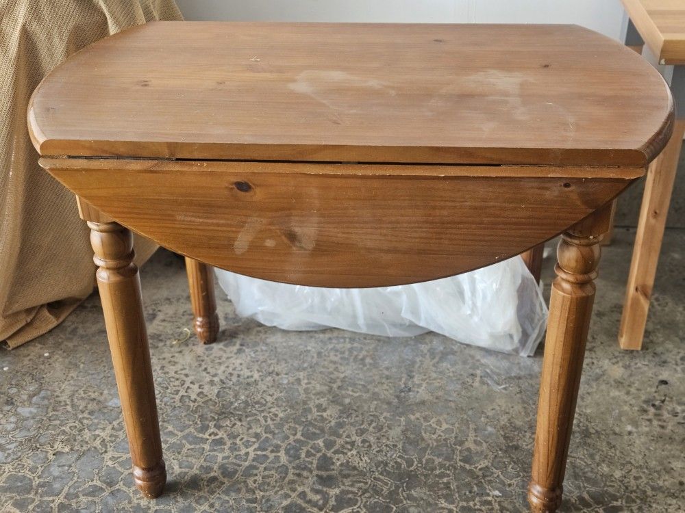 Solid Pine Round Dining Table