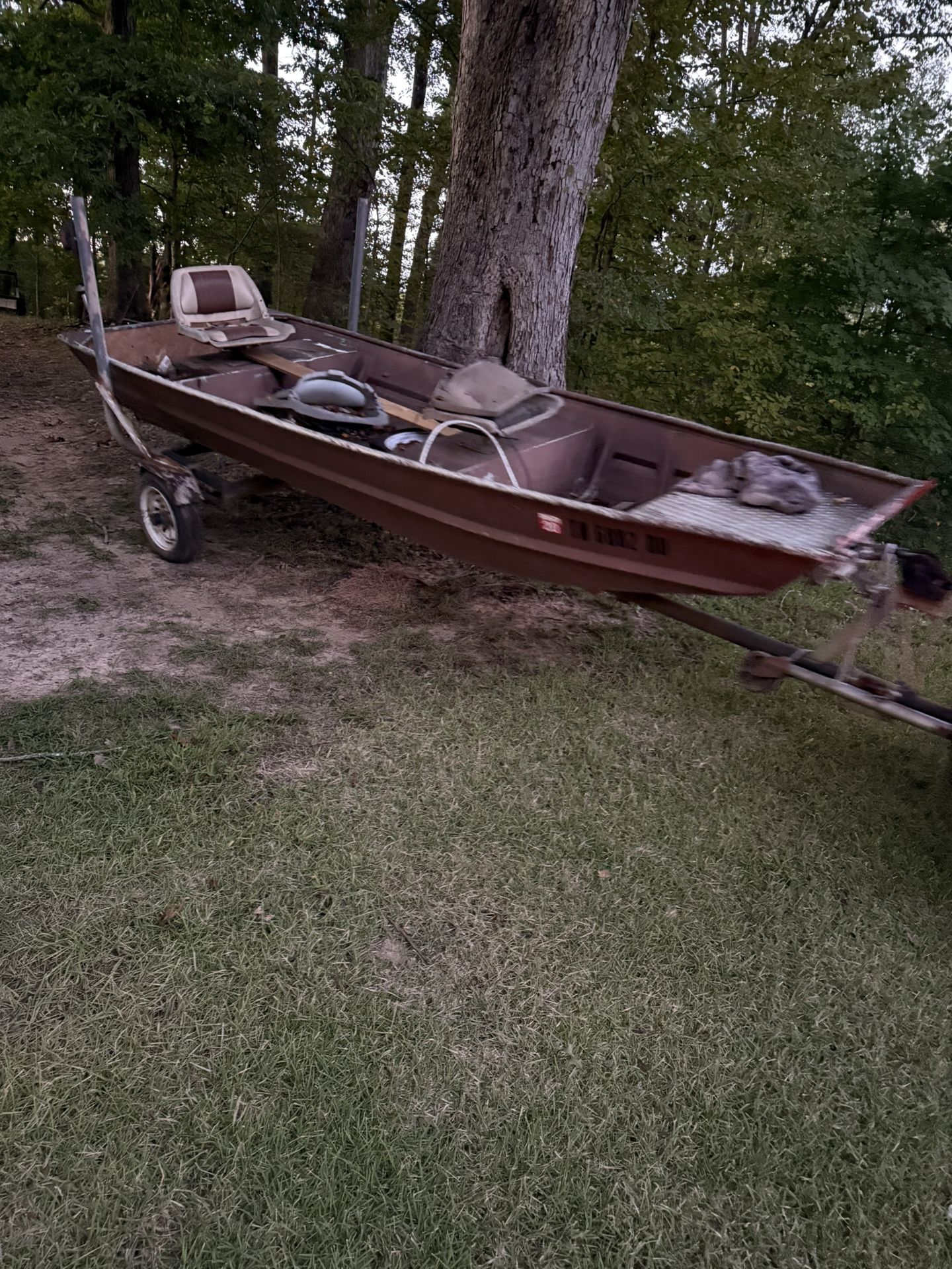 14 ft tracker jon boat w/ heavy duty trailer 7.5 johnson tiller handle