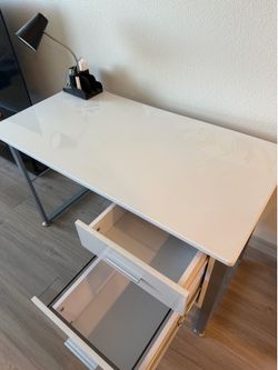 Workdesk with drawers