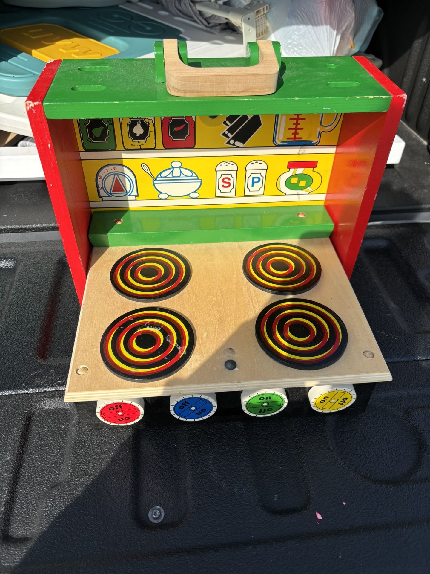 Melissa And Doug Fold & Go Kitchen Antique