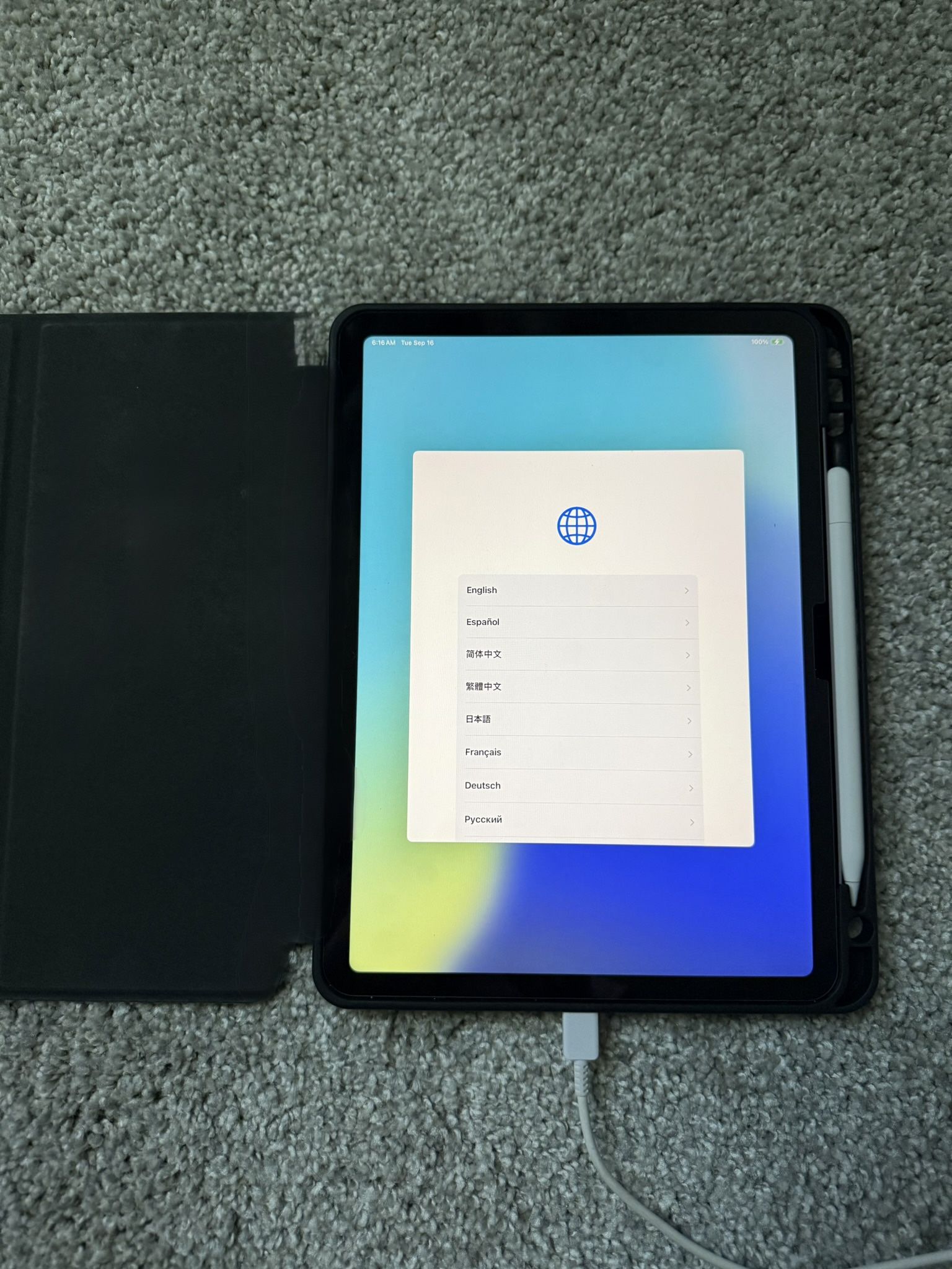 Apple ipad air, 11 inch, purple, with case and pencil, 256gb wifi, 6th generation.$500