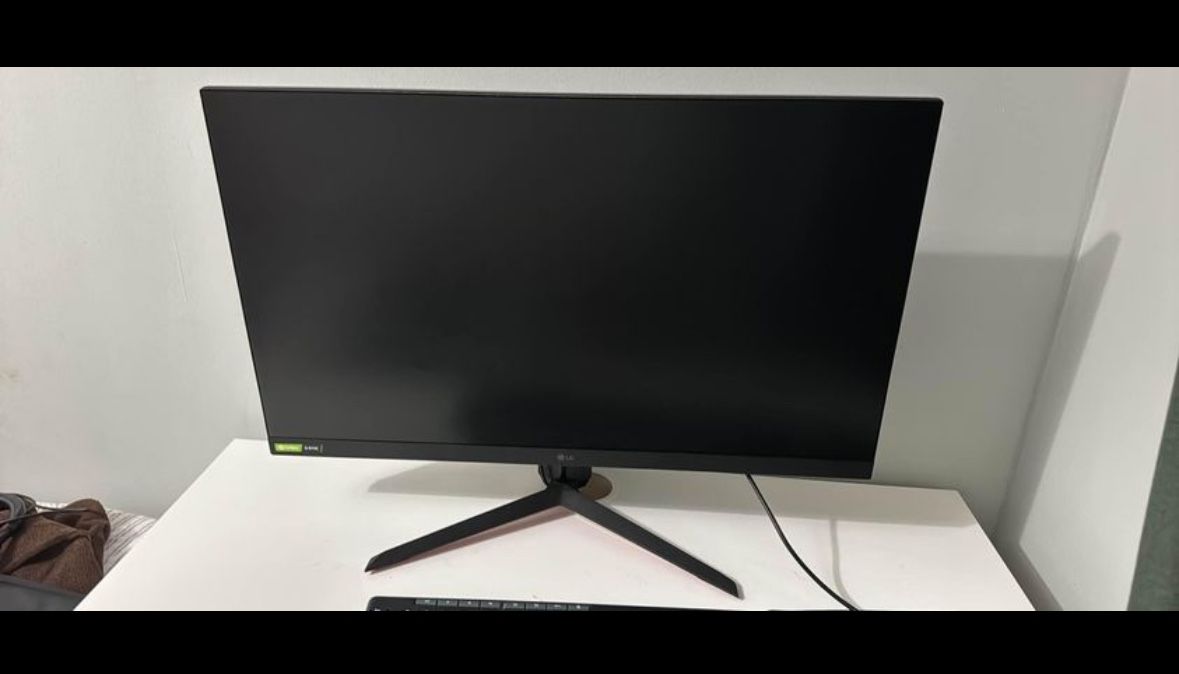 LG Work monitor + Wireless Keyboard + Wireless Mouse