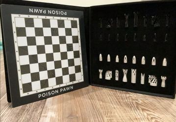 Poison Pawn Chess Set