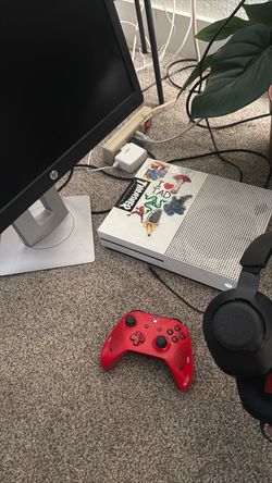 Xbox s everything works fine monitor included