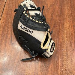 Used In Good Condition Softball Fast Pitch FP1B Wilson A2000 Size 12 First Base Mitt/glove