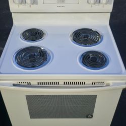 Amana 30" Electric Stove - White and Clean 
