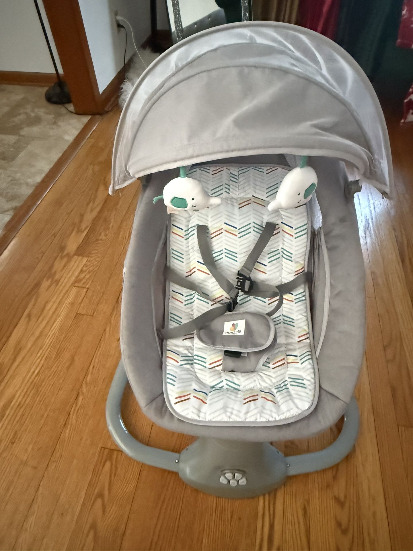 Baby chair swinging