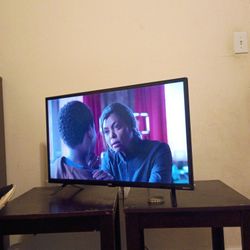 30 Inch Roku TV With Remote 