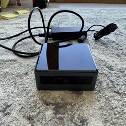 Intel NUC 10 Performance Mini PC (BXNUC10i3FNHN1)