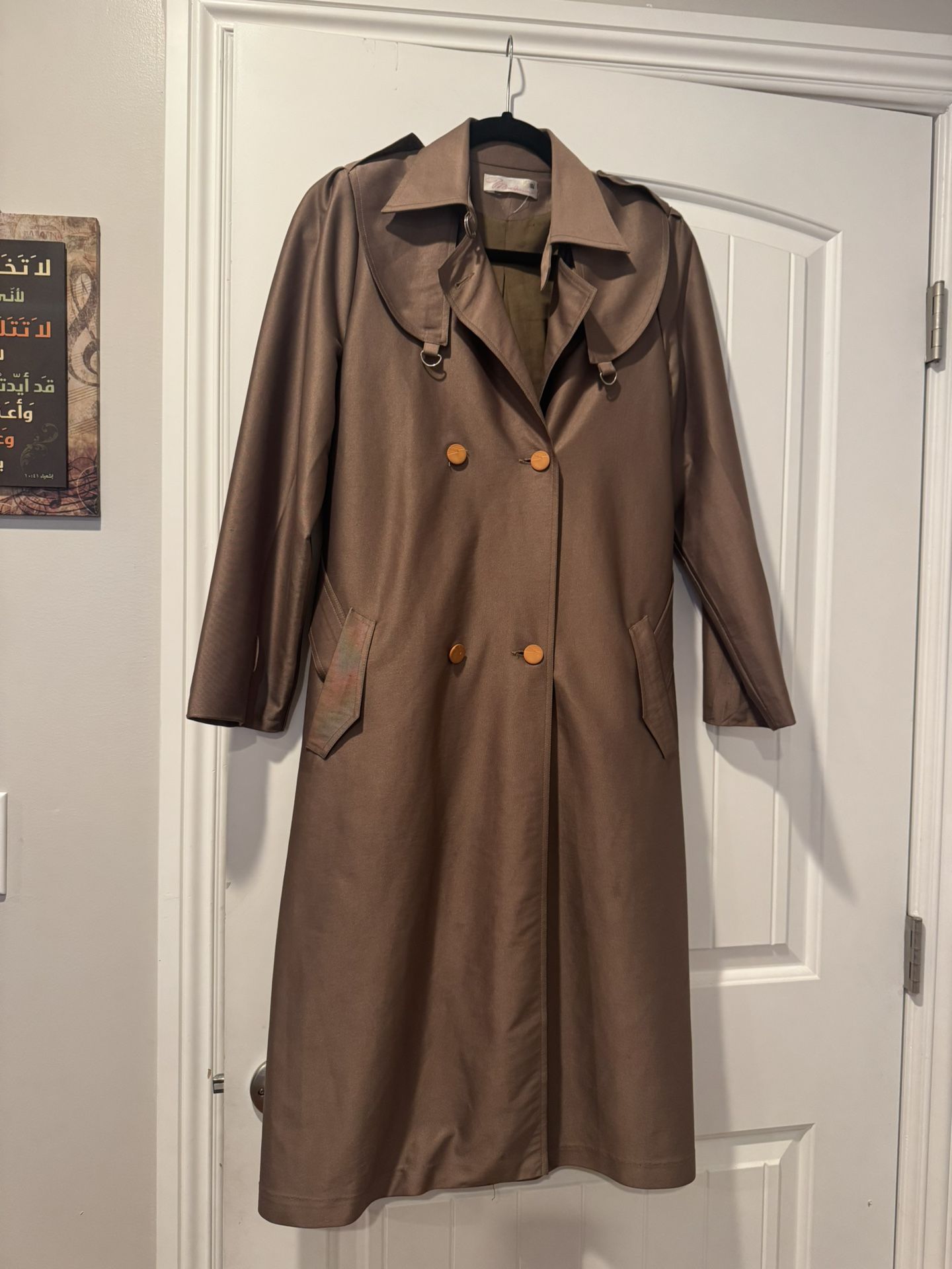 Like New Elegant Ladies Trench Coat - Size M