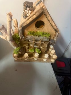 Custom birdhouses
