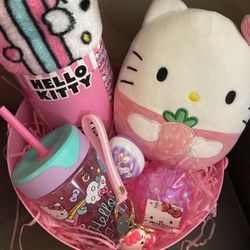 Hello Kitty, Easter basket