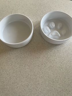 2 new ceramic dog/cat bowls