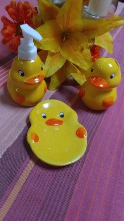 Three pieces new Duck bathroom set