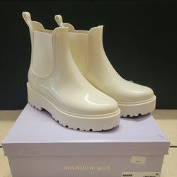 Madden Girl Waterproof Ankle Boots Fits 5.5/6