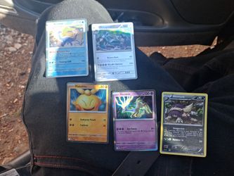 Pokémon Trading Cards Lot of 5