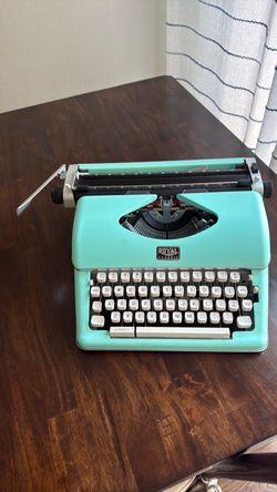 Royal Classic Typewriter