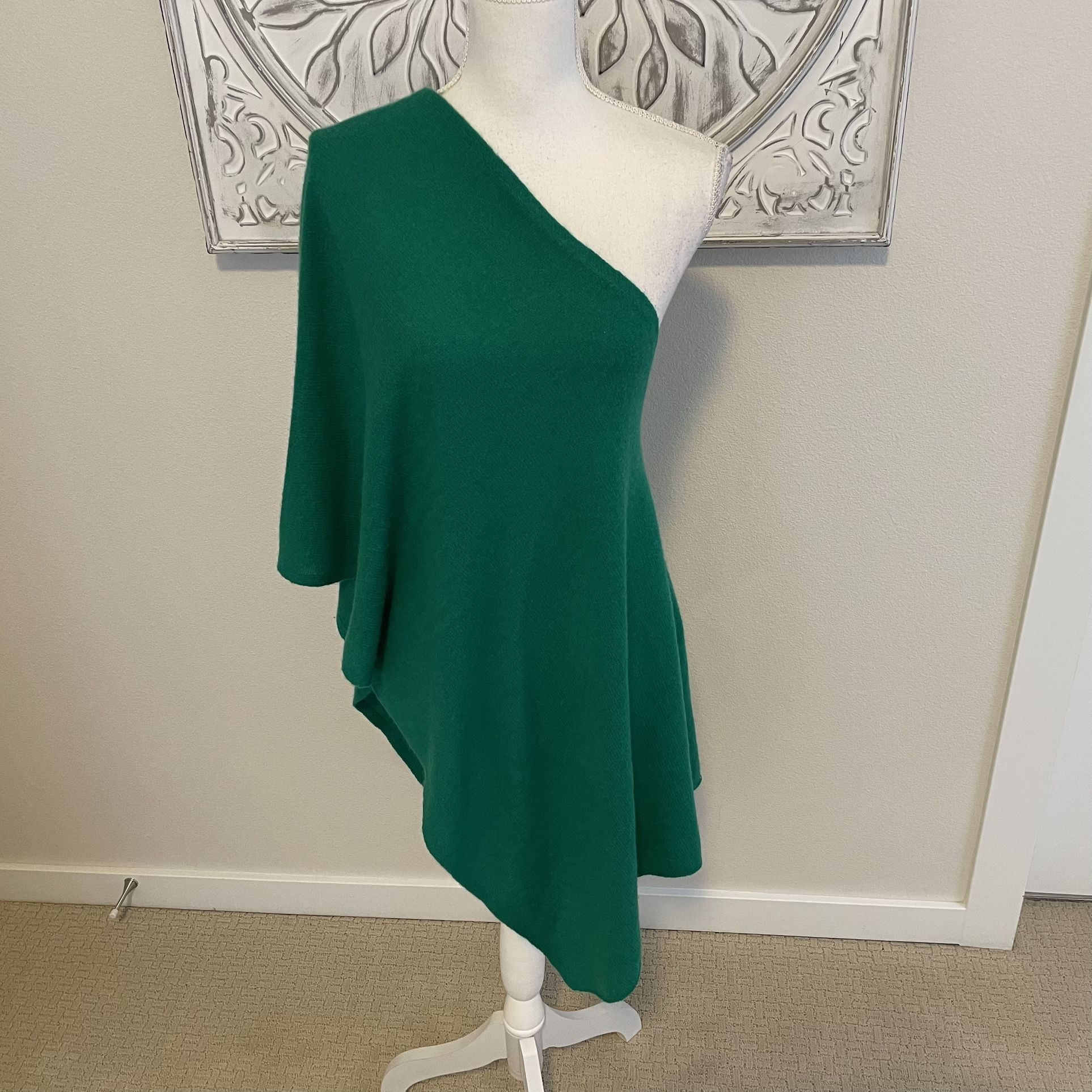 IN2 by in Cashmere Women's Off the Shoulder Cashmere Poncho, One Size