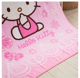 Hello Kitty throw super soft