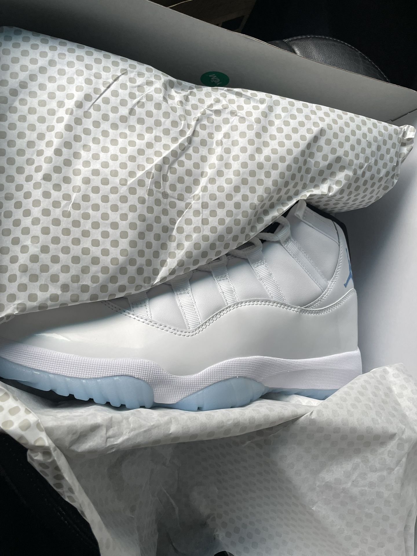 JORDAN 11 RETRO 'COLUMBIA / LEGEND BLUE' 2024 - Size 11