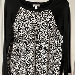 Dressbarn Black and White Rose Print Top Size 2X