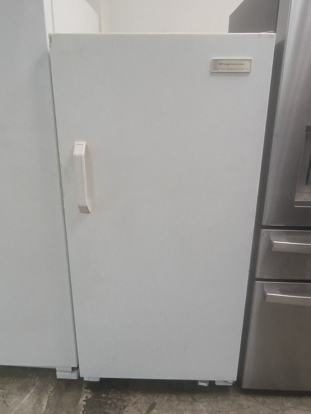 Frigidaire Commercial 20.5 Cu. Ft. Upright Freezer