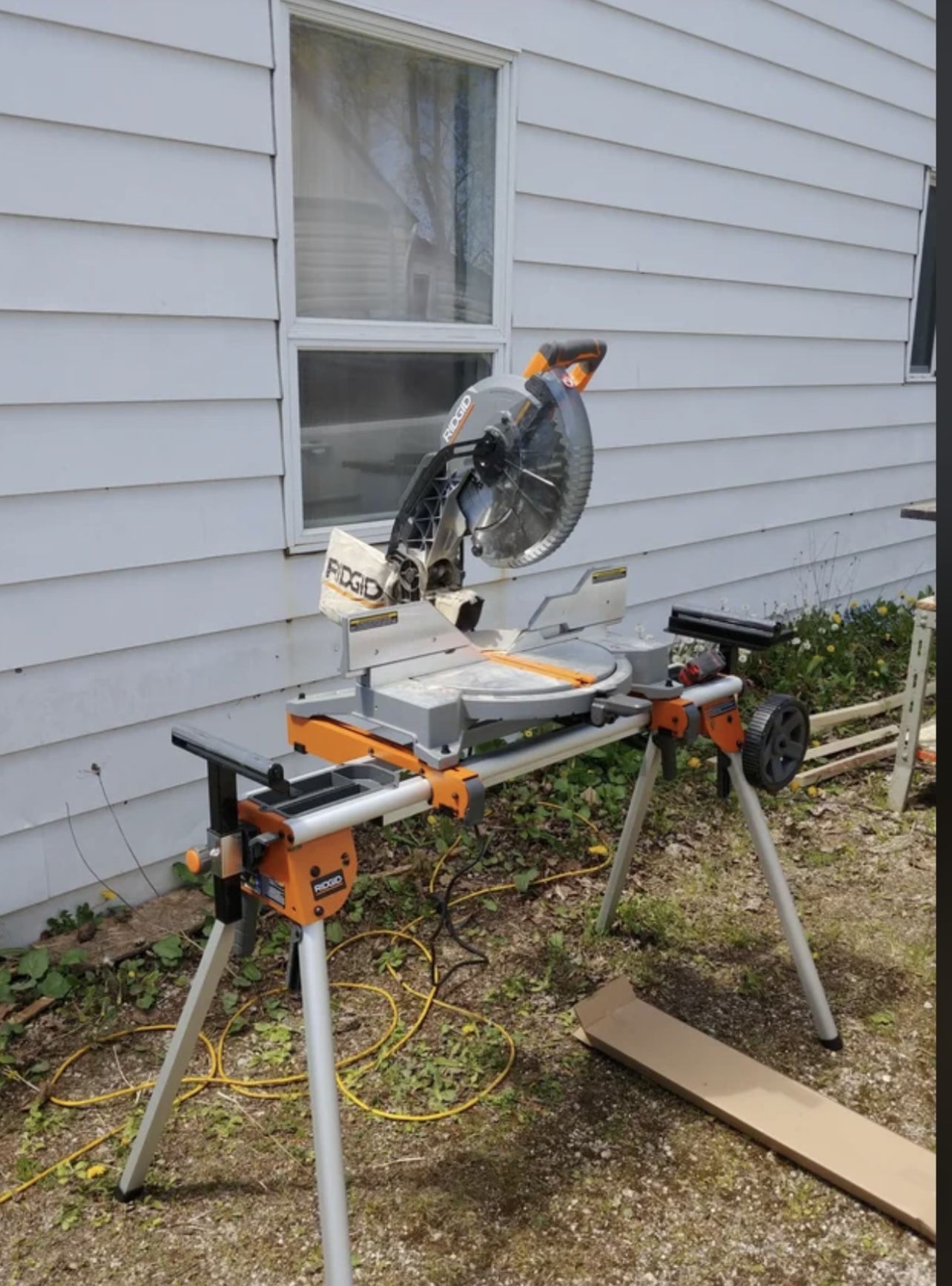 Ridgid 12 in. Miter Saw and Stand