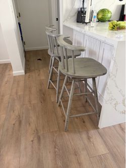 Bar height chair 3