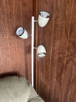 3 pint lamp adjustable