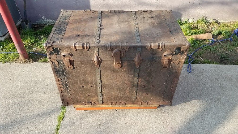 Yale chest