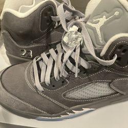 Wolf grey Retro jordan 5’s