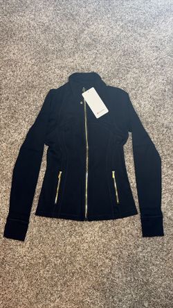 Lululemon women’s jacket( read description)