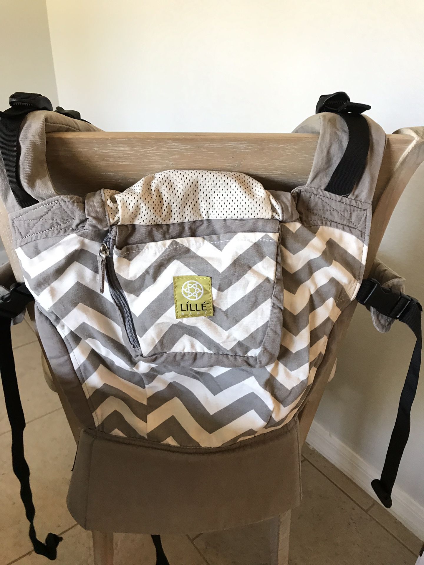 Lille Baby Chevron Print Baby Carrier