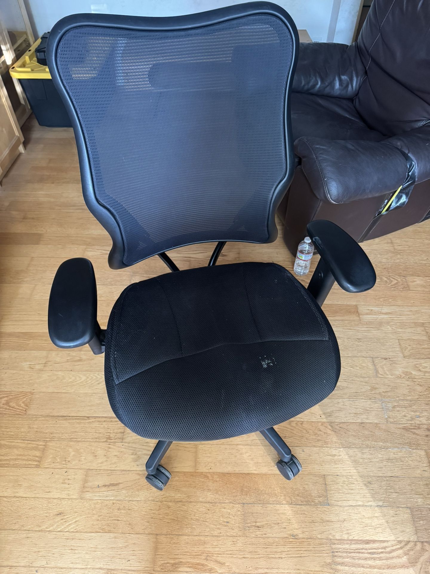 Black Rolling Office Chair