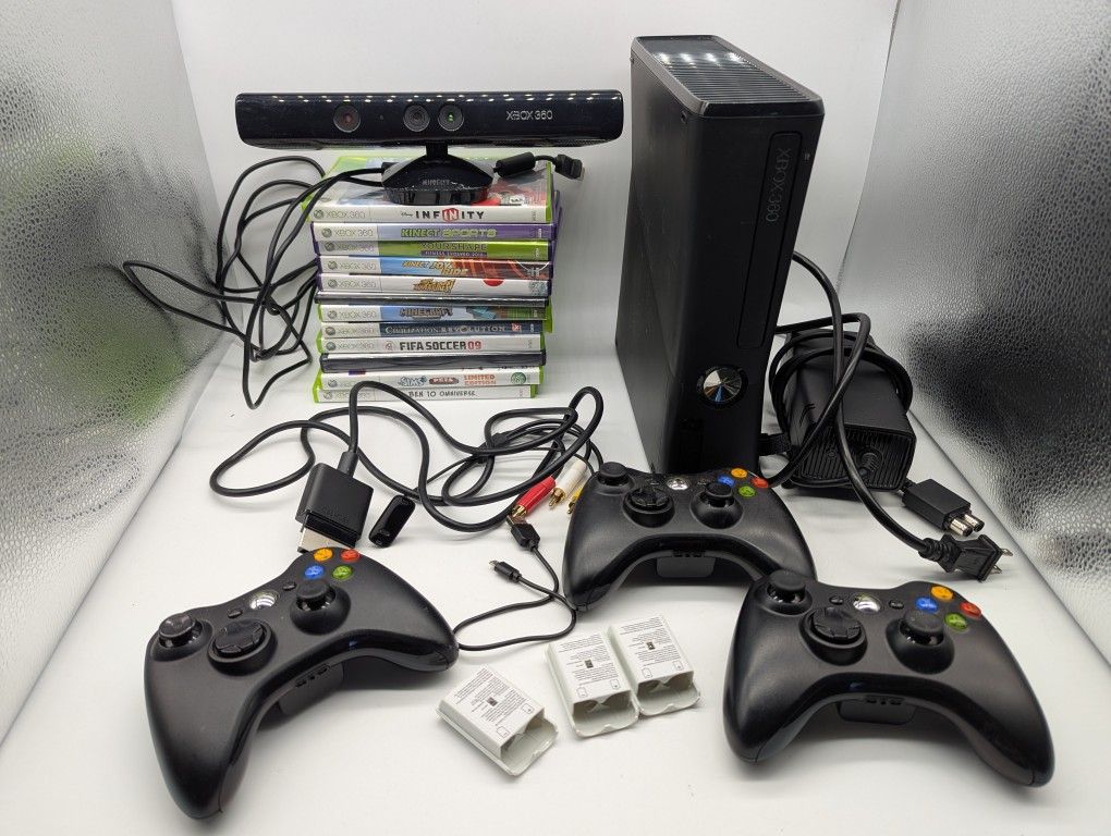 Xbox 360 S Bundle Lot, 4 Controllers, Cords, Kinect, 27 Games, Accessories