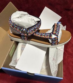 NEW Jellypop Women’s Sandals, size 9