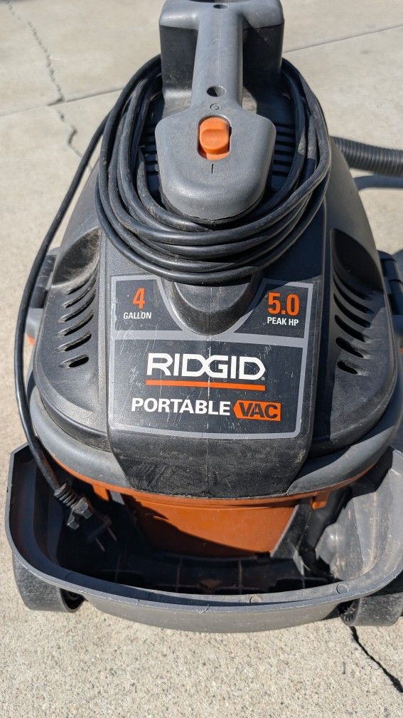 RIDGID 4 Gallon Portable Wet Dry Vacuum