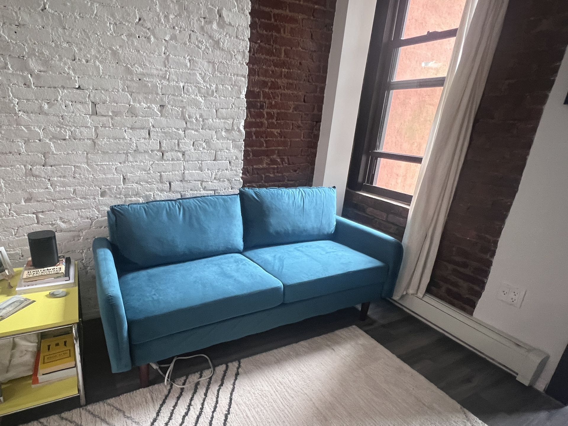 Alliviah 71” Velvet Sofa
