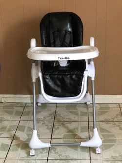 FOLDABLE BABY HIGH CHAIR!!!!