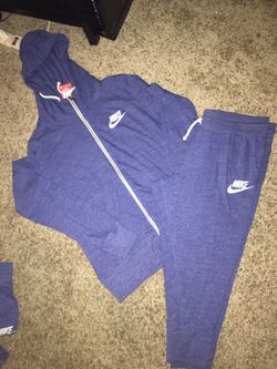 purple nike sweatsuit