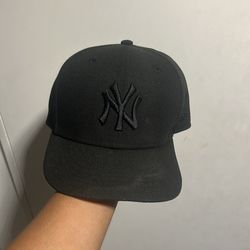 Yankees all black hat