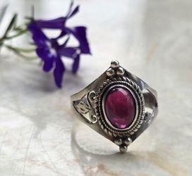 Vintage bohemian garnet/silver ring