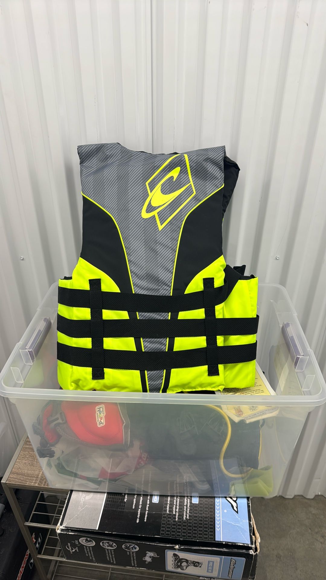 Men’s Large Life Jacket