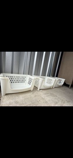 Stacking bins