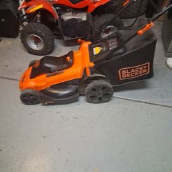 Black & Decker 13 Inch Push Electric Mower New