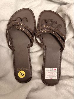 Women’s sandals