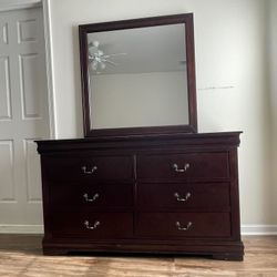 Dresser in Dark Brown With mirror