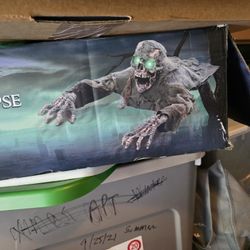zombie grave grabbing halloween decor
