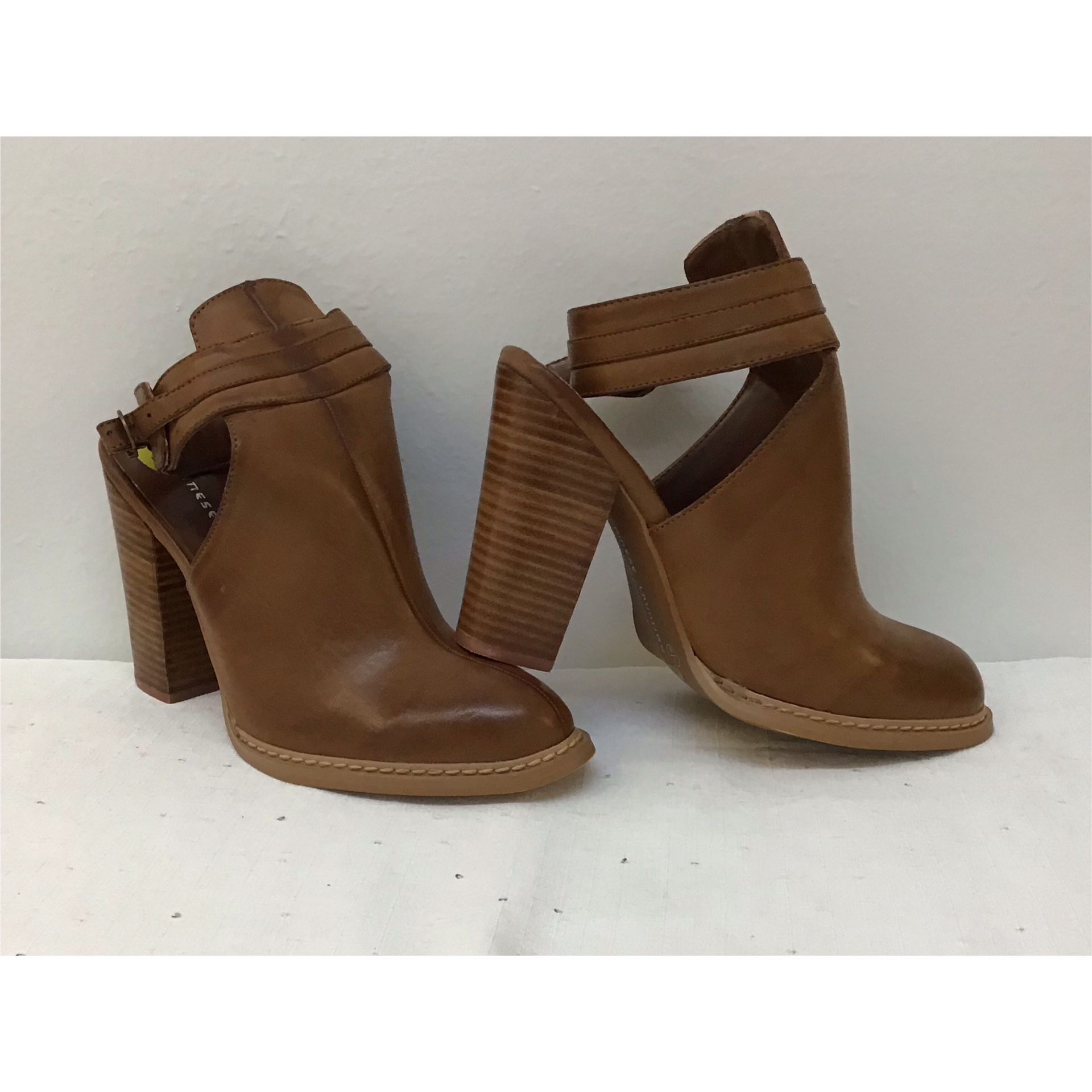 Chinese Laundry brown leather booties with open heel, ankle boots, size 9, brand new